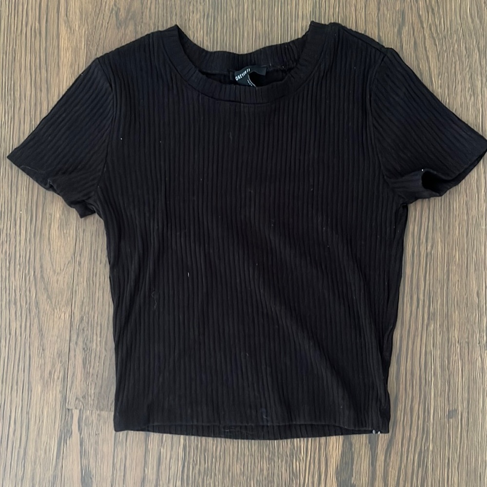 forever 21 black t shirt